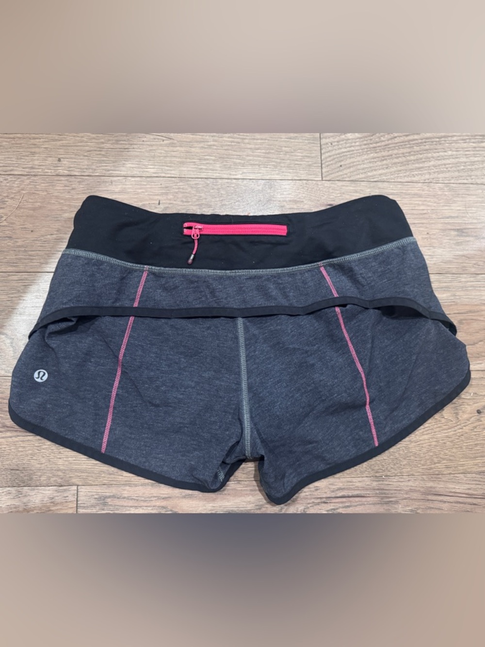 Lululemon Hotty Hot Lined Short 2.5” - Picture 4 of 5